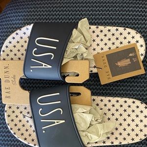 NWT USA Flip Flop Slides Size 9